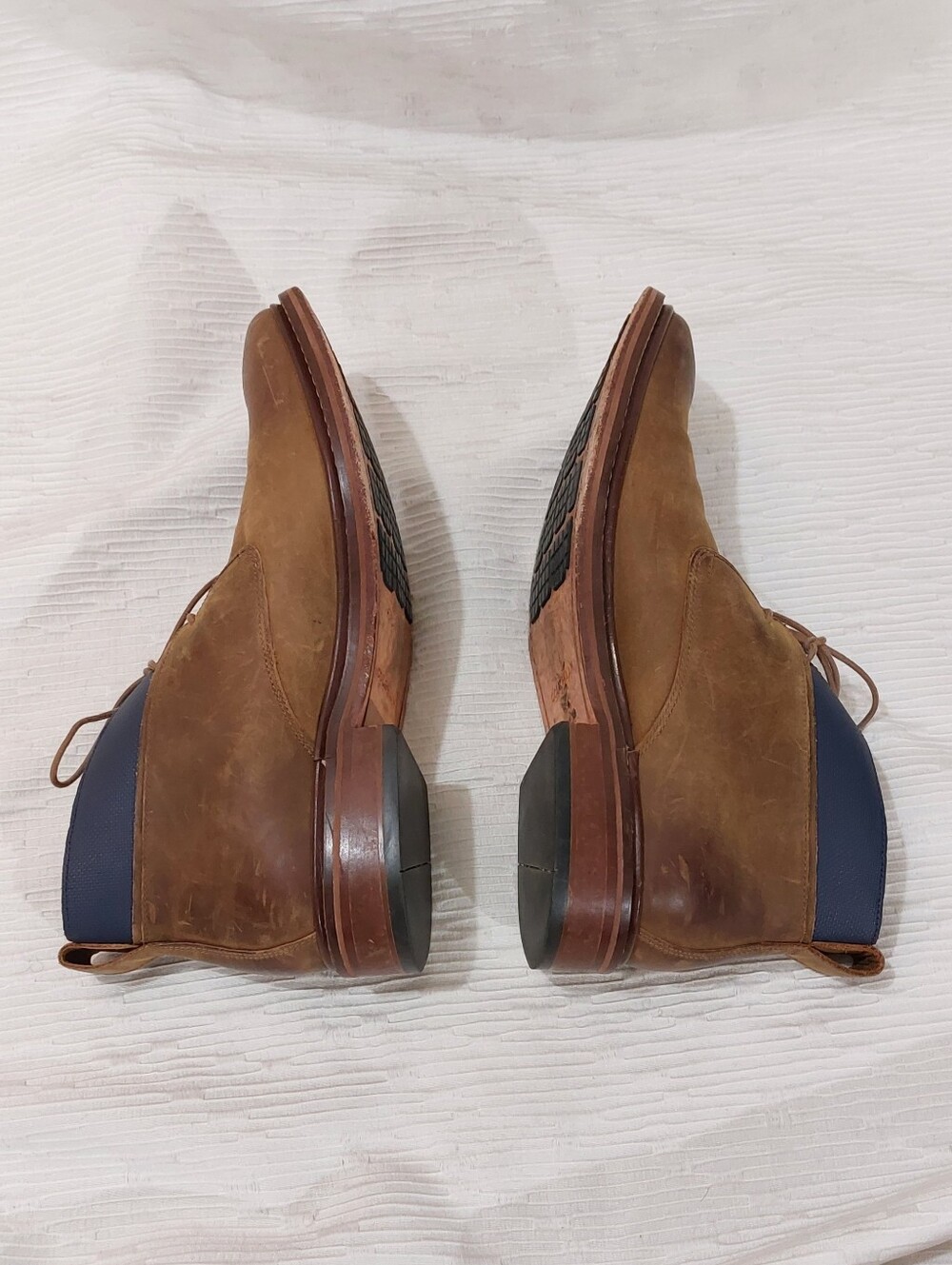 Cole Haan Brown Leather Chukka Boots with Navy Collar Size 9 - Picture 5 of 9